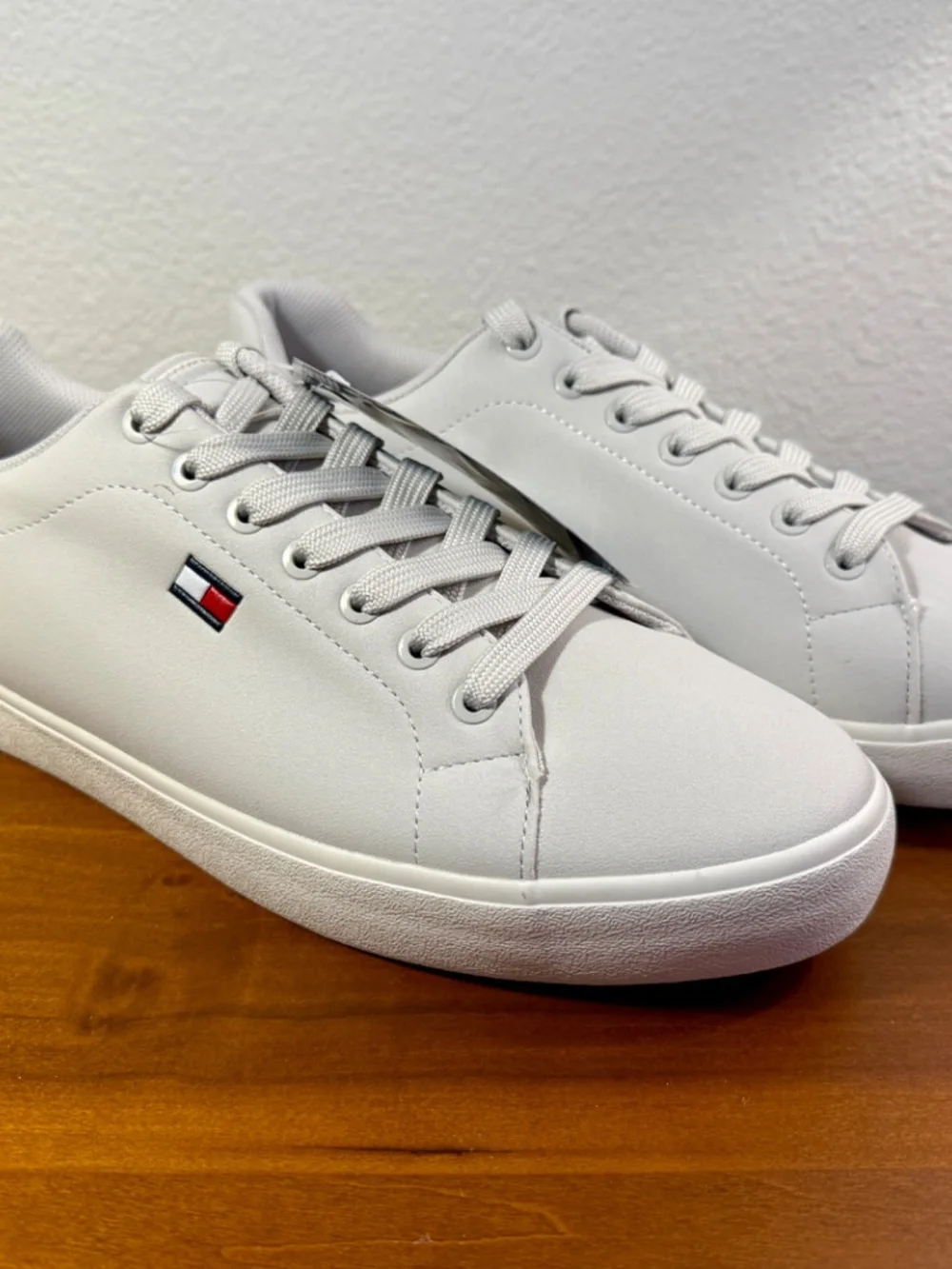 Tommy Hilfiger Men's Rezz Lace Up Low Top Sneakers Light Ice Grey Size 10.5 M